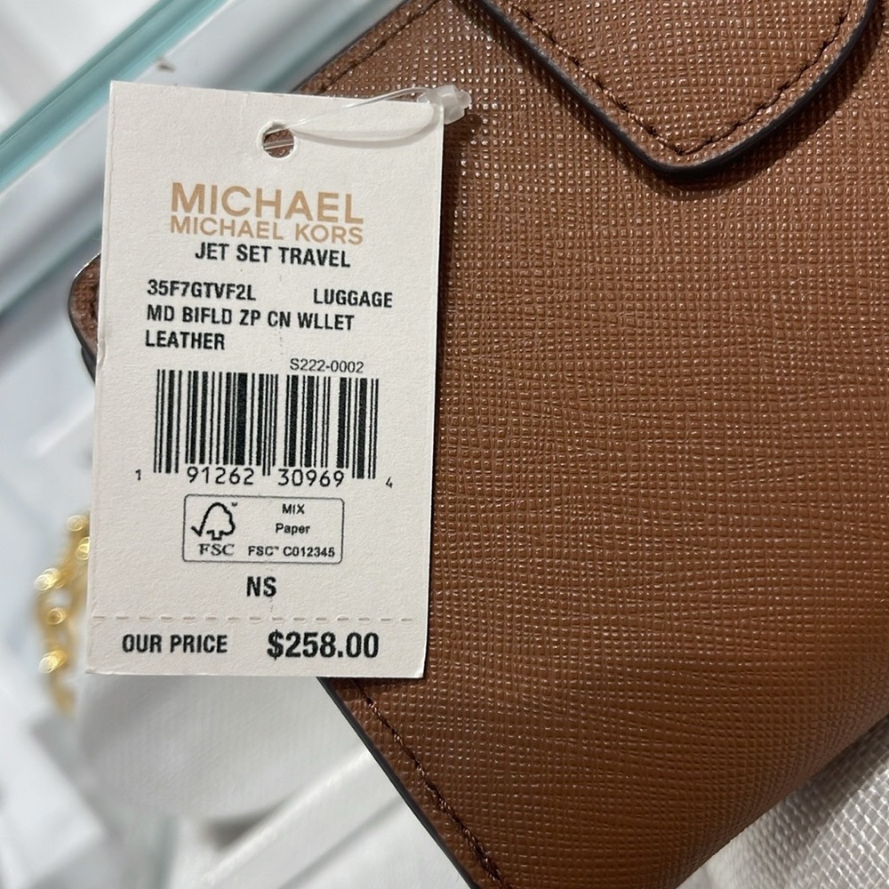 Michael Medium Crossgrain Leather Bifold Wallet
Luggage 
NWT - Picture 9 of 16